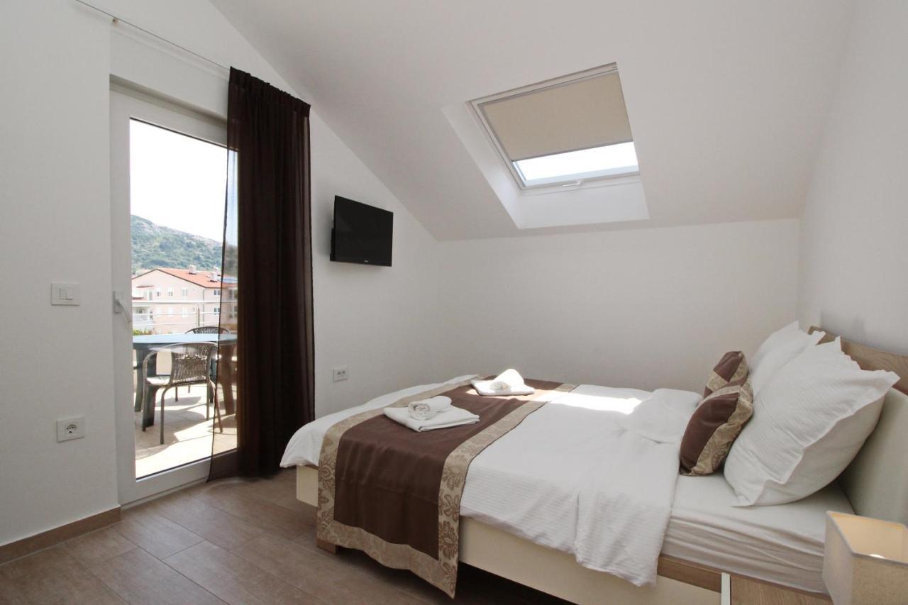 Apartments By The Sea Baska, Krk - 18845 Екстер'єр фото